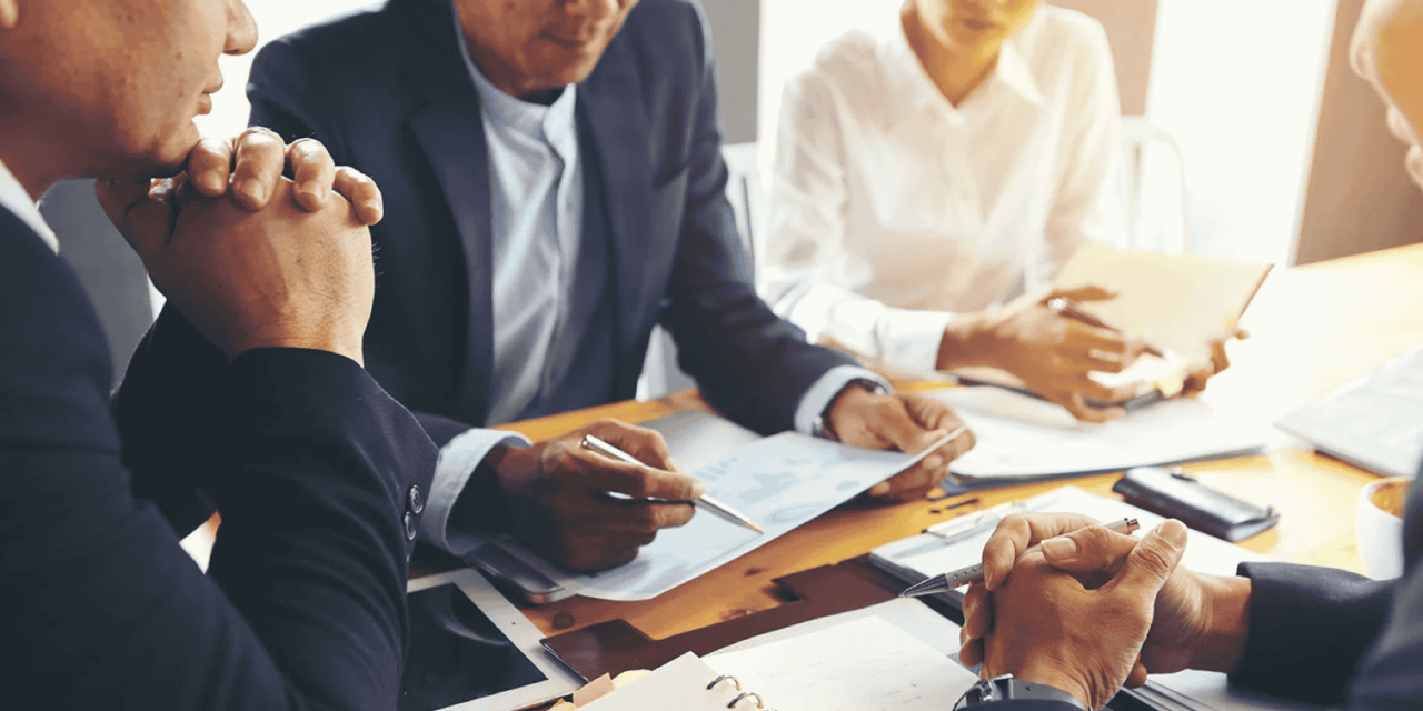 إدارة الأزمات: فن تحويل التحديات إلى فرص